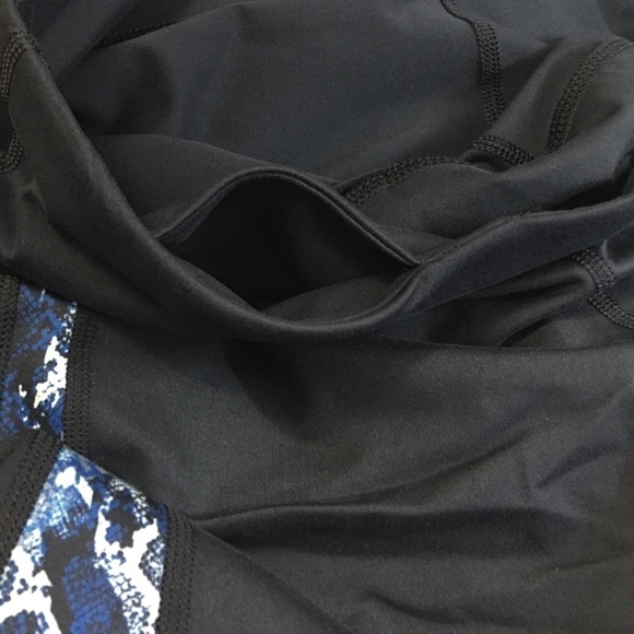 SPLENDID STUDIO Navy & White Snakeskin Print Athletic Crop Legging Yoga Fitness - Picture 7 of 11